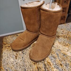 Minnetonka Women's Boots 9M Brown Suede Sheepskin Lining ID 80061